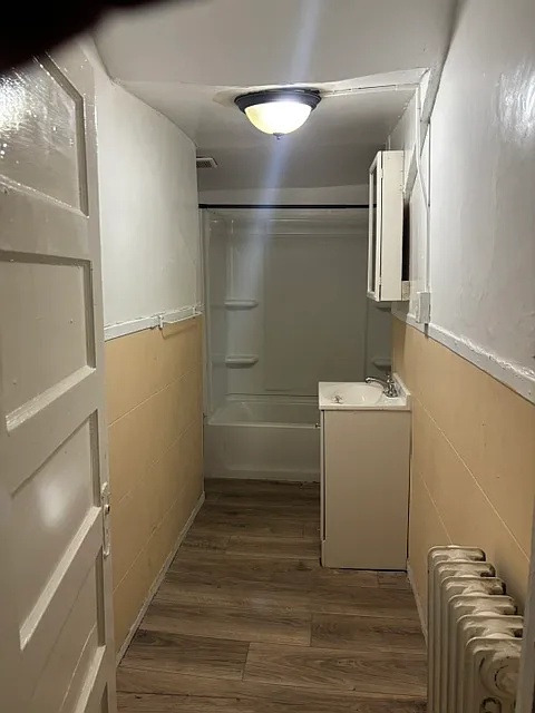 3 bed, 1.5 bath, $1,300 — Photo 4