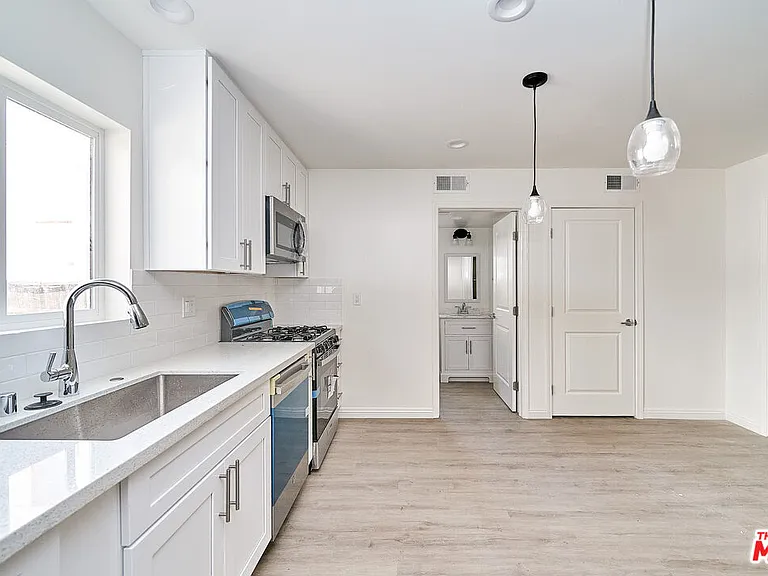830 S Norton Ave — Photo 10
