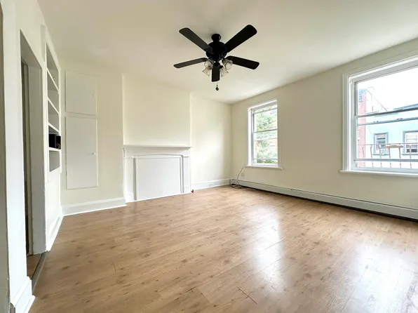 121 Wythe Avenue image 1 of 8
