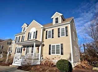 32 Hedge Rd, Plymouth, MA 02360