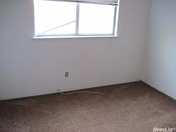 5th image of 71 Lacam Cir