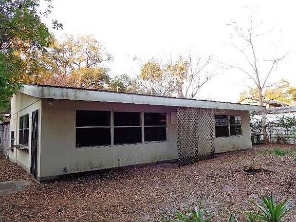 2nd image of 136 N Boulevard Ct