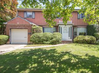 11 Jeremy Ave, Plainview, NY 11803