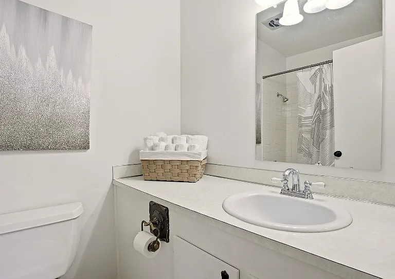 4305 Andrew Dr NE — Photo 12