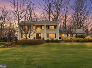 304 Chesapeake Dr, Great Falls, VA 22066