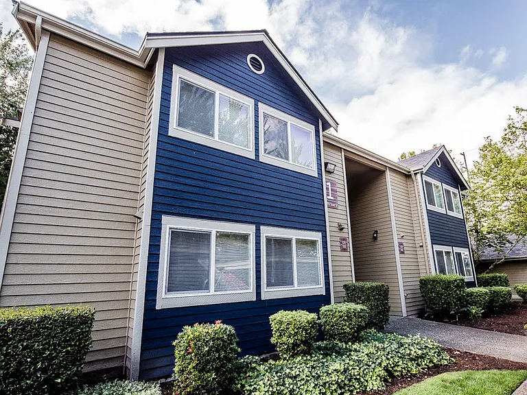 Puyallup Apartments - Cambridge on Seventh Apartments - Exterior