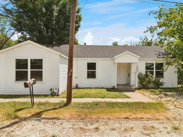 102 N 3rd St, Sanger, TX 76266