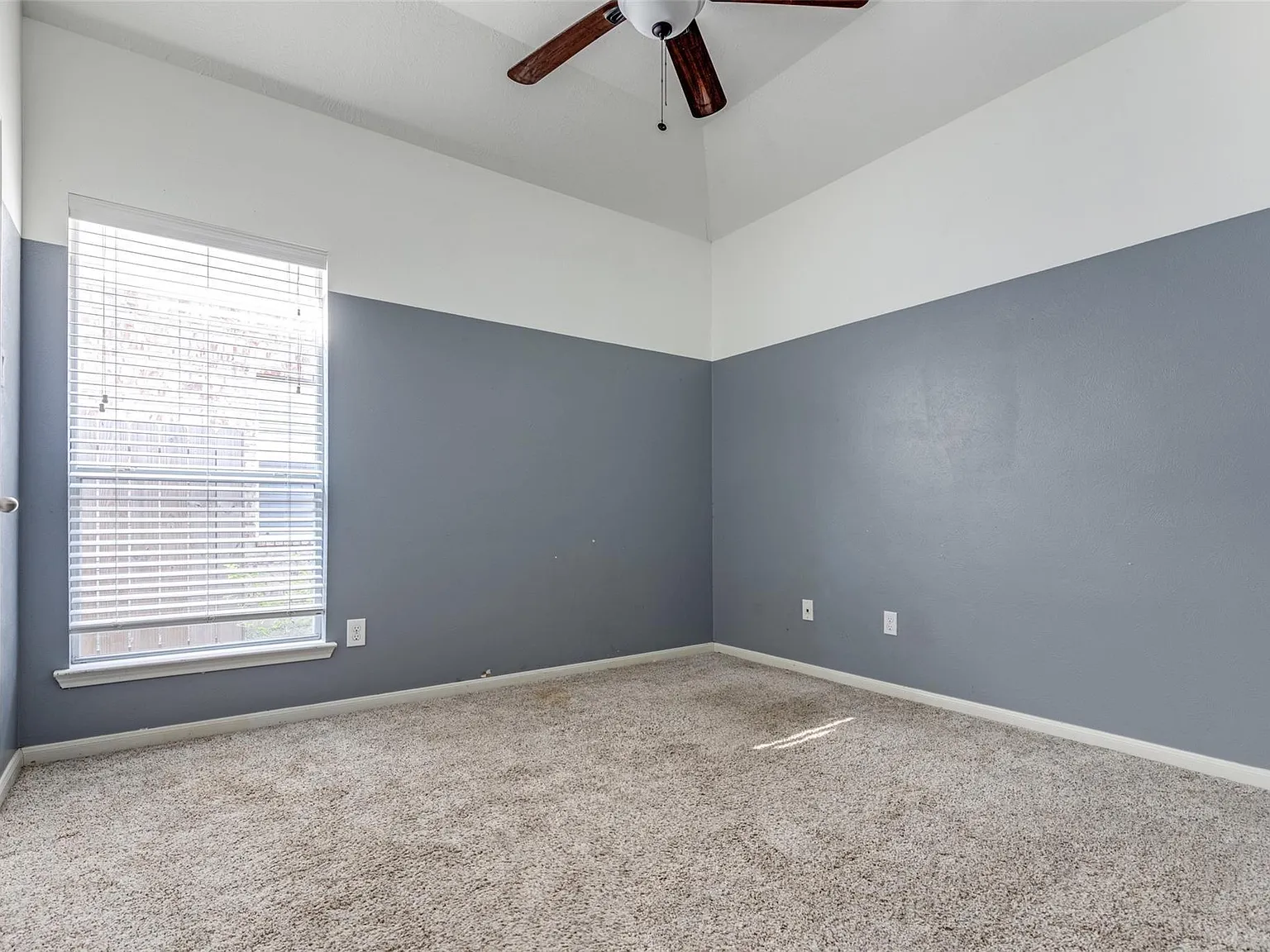 4 bed, 2.0 bath, 2176 sqft, $2,700 — Photo 4