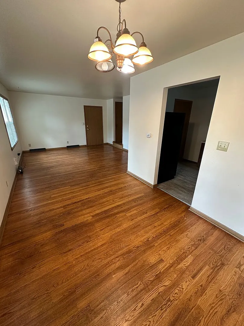1011 Kellogg Ave — Photo 3