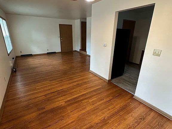 3rd image of 1011 Kellogg Ave #A3c3fc0b0