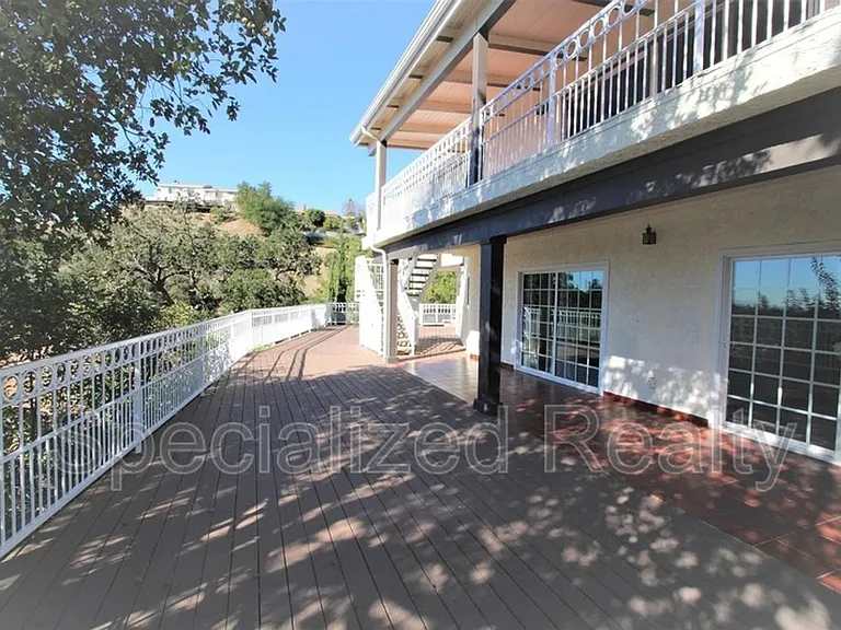 3694 Berwick Dr — Photo 18