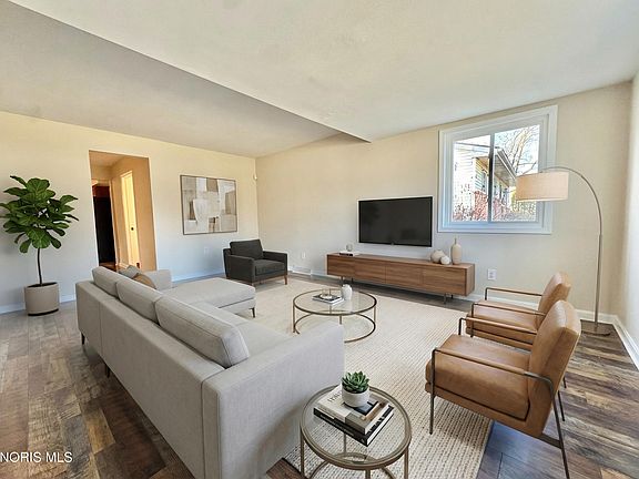 4th image of 5307 Clover Ln