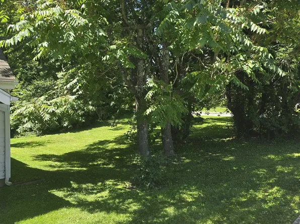 1103B W 11th St, Bloomington, IN 47404