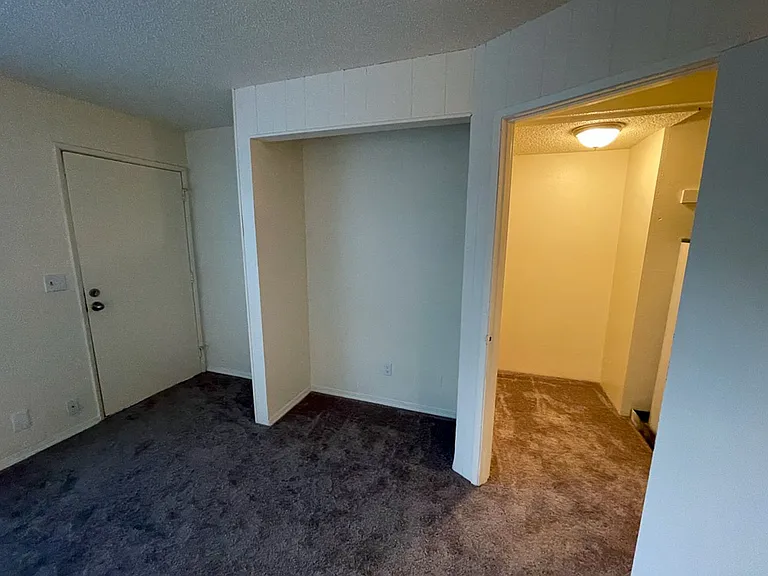 #299 JANEWOOD WEST — Photo 4