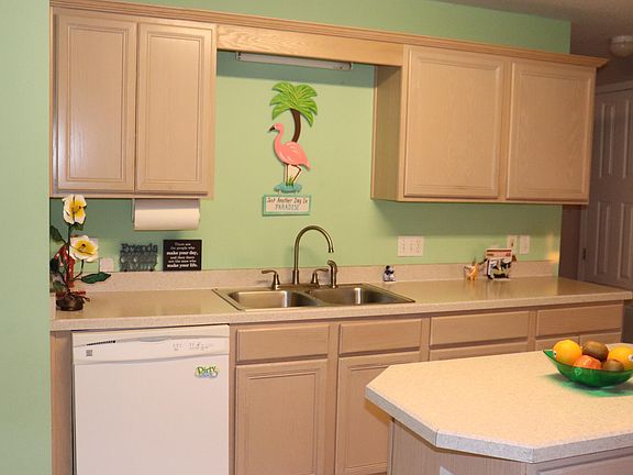 3rd image of 1216 Northview Dr