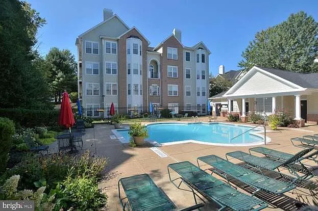 Outdoor Pool Access