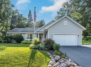 N3237 Robin Rd, Lake Geneva, WI 53147