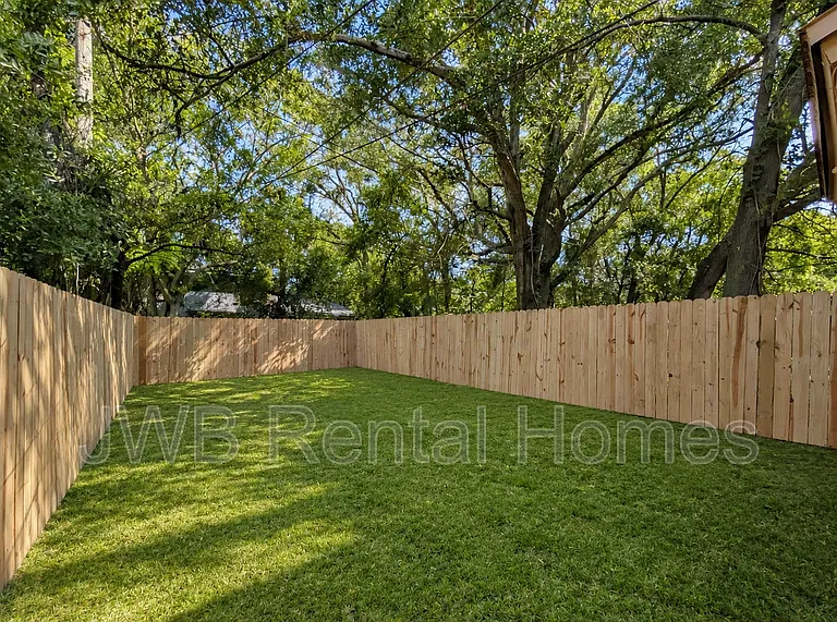 226 Spruce St — Photo 20