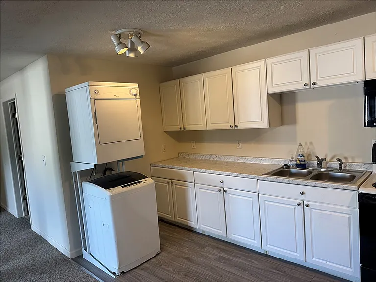 120 W 14th St — Photo 3