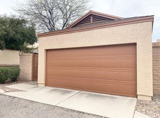 2462 N Palo Dulce Dr, Tucson, AZ 85745