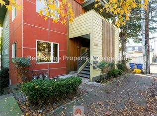 2320 SE Morrison St, Portland, OR 97214