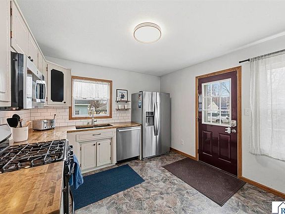 3rd image of 349 Tyler Ave