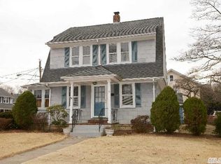 150 Cedar Ave, Rockville Centre, NY 11570