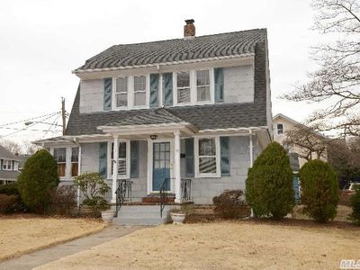 150 Cedar Ave, Rockville Centre, NY, 11570