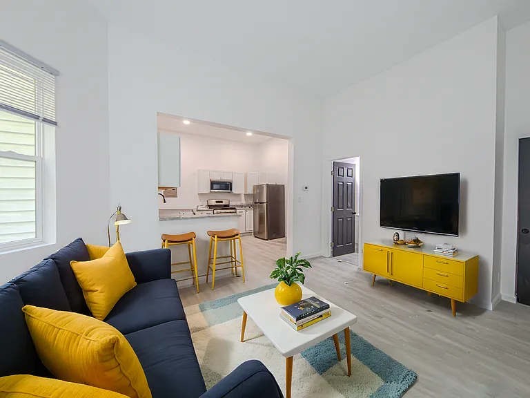 2620 May St #2 — Photo 11