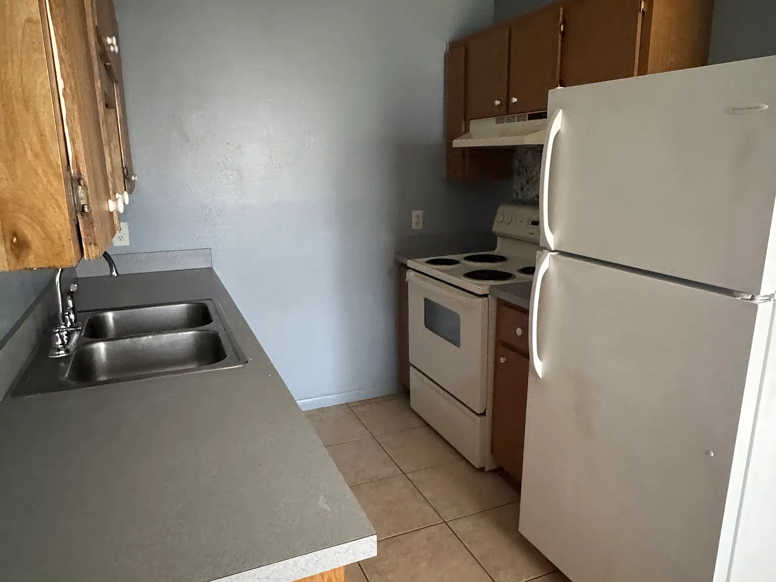 1 bed, 1050 sqft, $900 — Photo 2