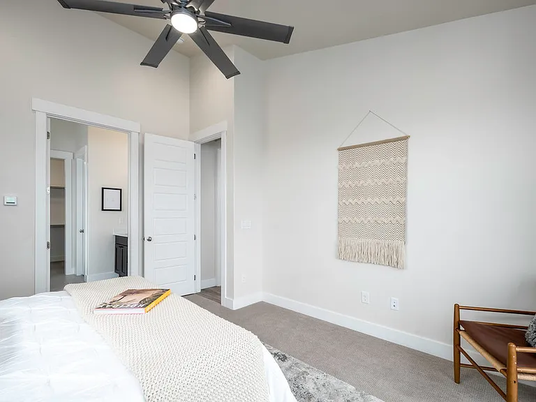 711 N Summit Dr — Photo 16