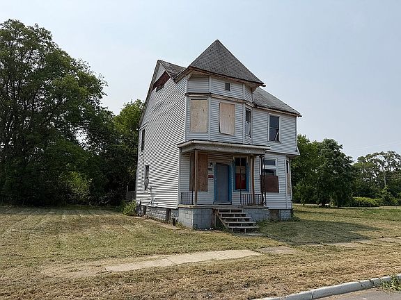 4th image of 1233 Concord St