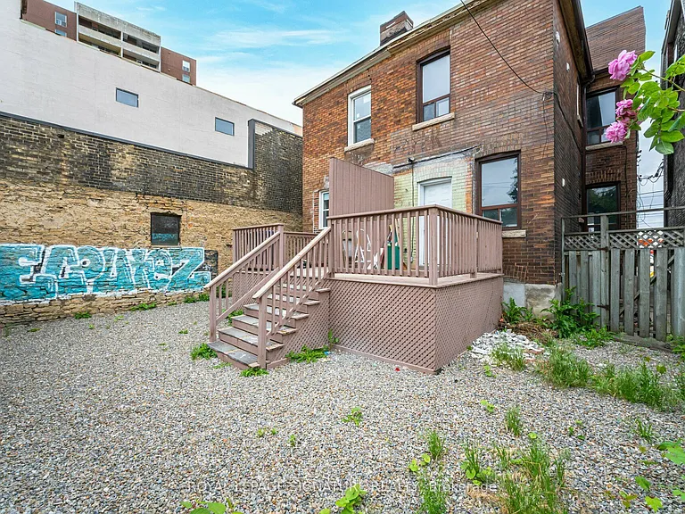 2291 Dundas St W #2 — Photo 22