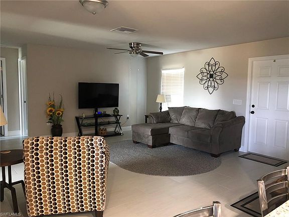 3rd image of 305 Palisades Ave