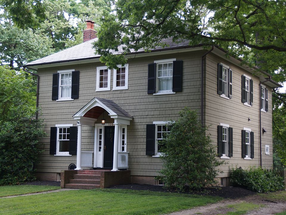 2nd image of 120 Oak Dr