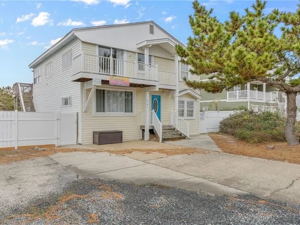 2741 Sandpiper Rd, Virginia Beach, VA 23456