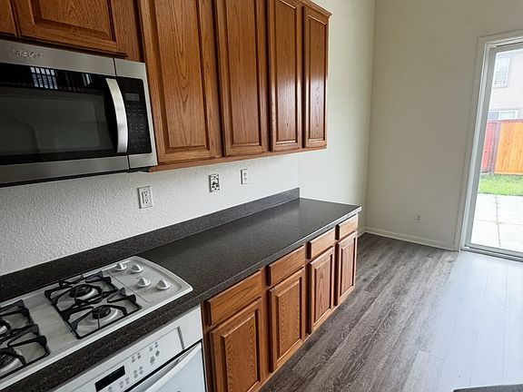 5th image of 728 Honeycomb Ln