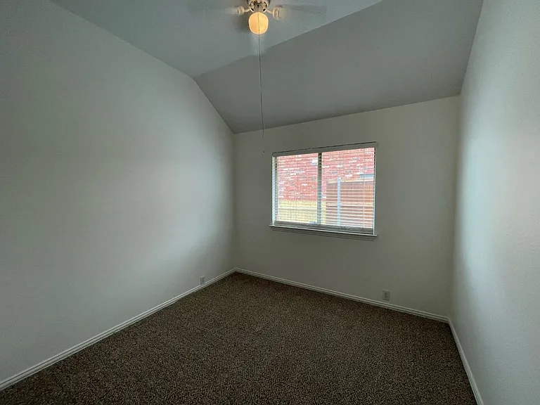 905 Remington Ranch Rd — Photo 9