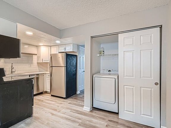 3rd image of 4670 W Nevada Pl #101