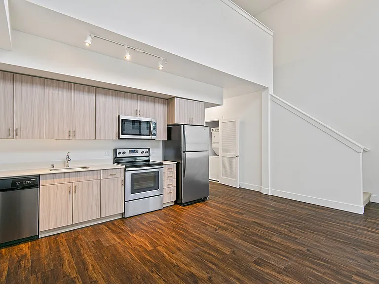 Six Oaks — Photo 18