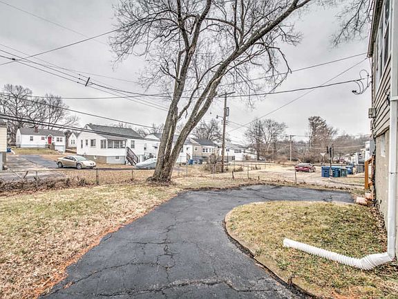 3rd image of 7455 Jenwood Ave