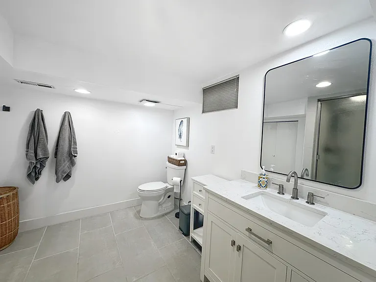 206 S Emerson St — Photo 8