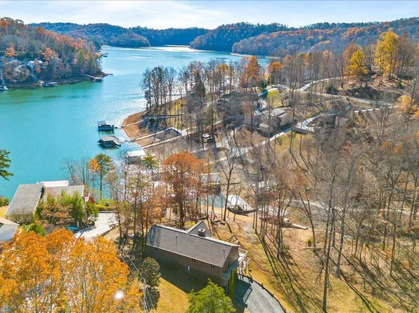 128 Fox Ln, La Follette, TN 37766