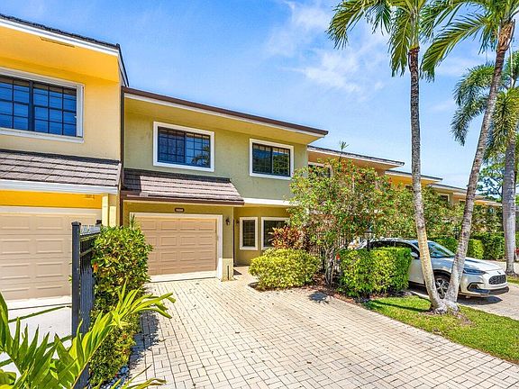 2nd image of 5698 Santiago Circle