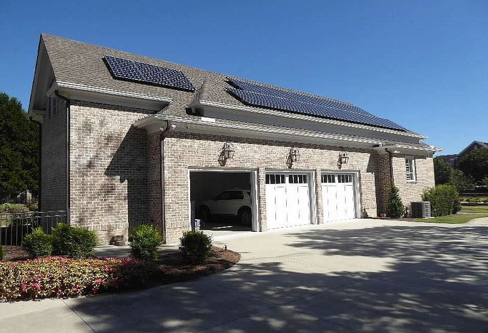 2nd image of 1017 Enclave Way