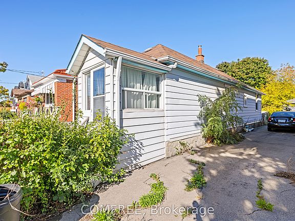 2nd image of 18 Glasgow Ave
