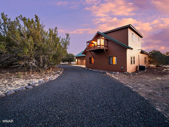 4th image of 1923 Creekside Cir