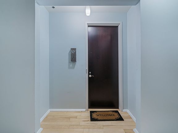 4th image of 220 W Jackson Ave APT 505