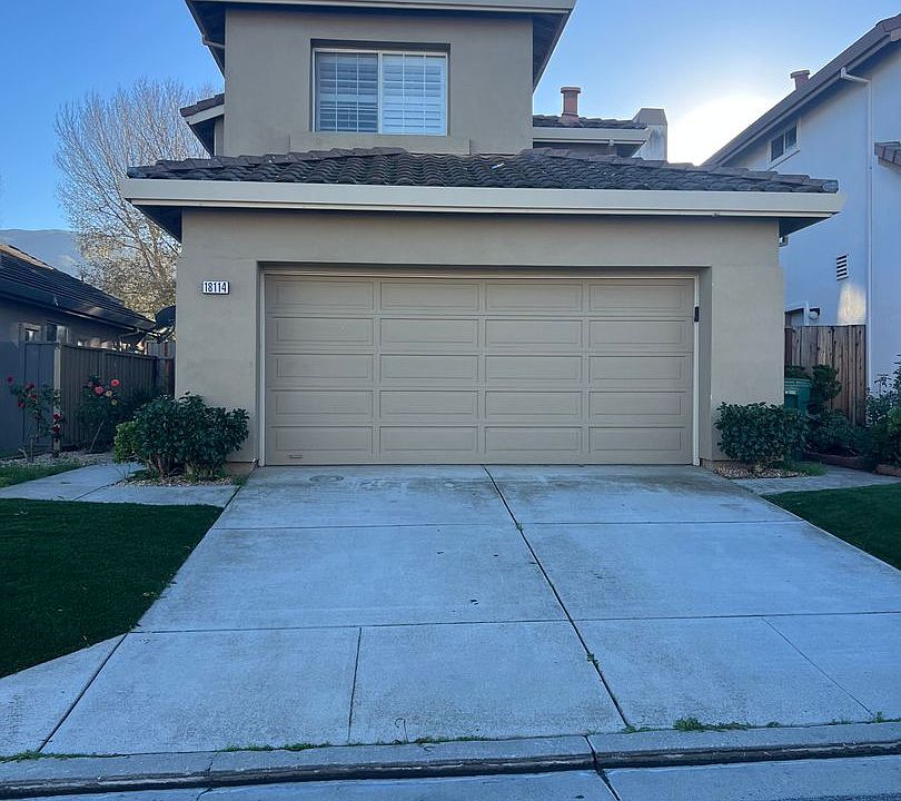 1st image of 18114 Stonehaven Dr