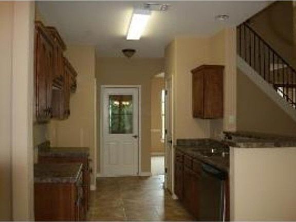5th image of 455 Garden Springs Dr